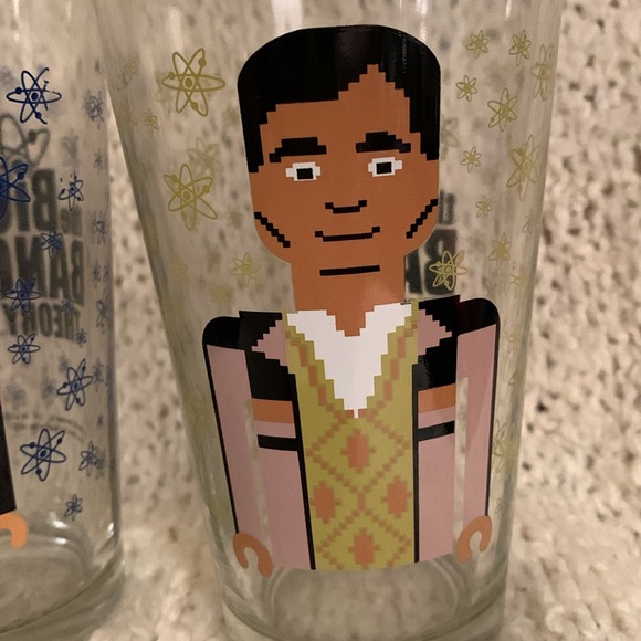 Set of 4 Big Bang Theory drinking glasses. - Picture 3 of 8
